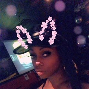 Meet your Posher, Crystal